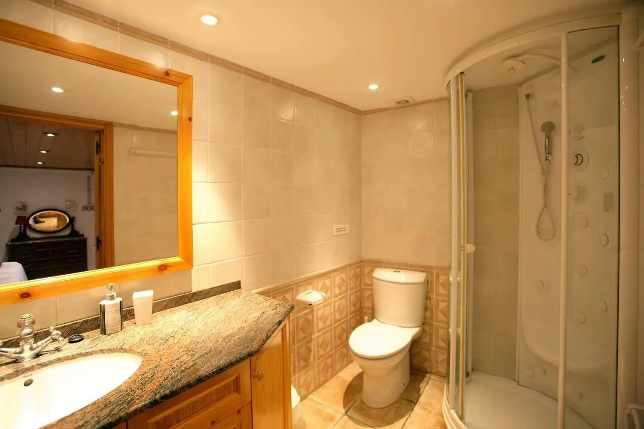 Masia Montbru Hotel Moia
